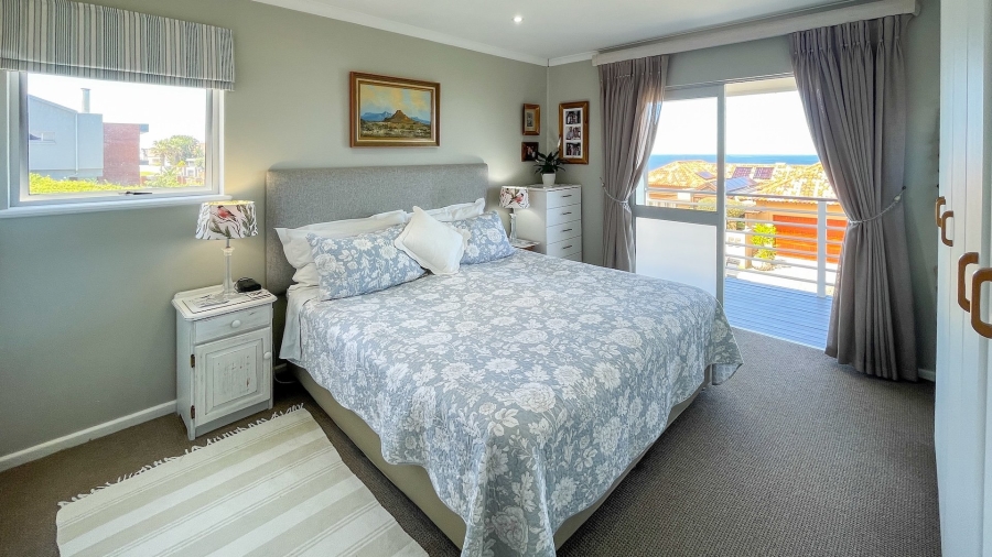 5 Bedroom Property for Sale in Hersham Western Cape